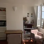 Beautiful Apartment Overlooking The Royal Palace